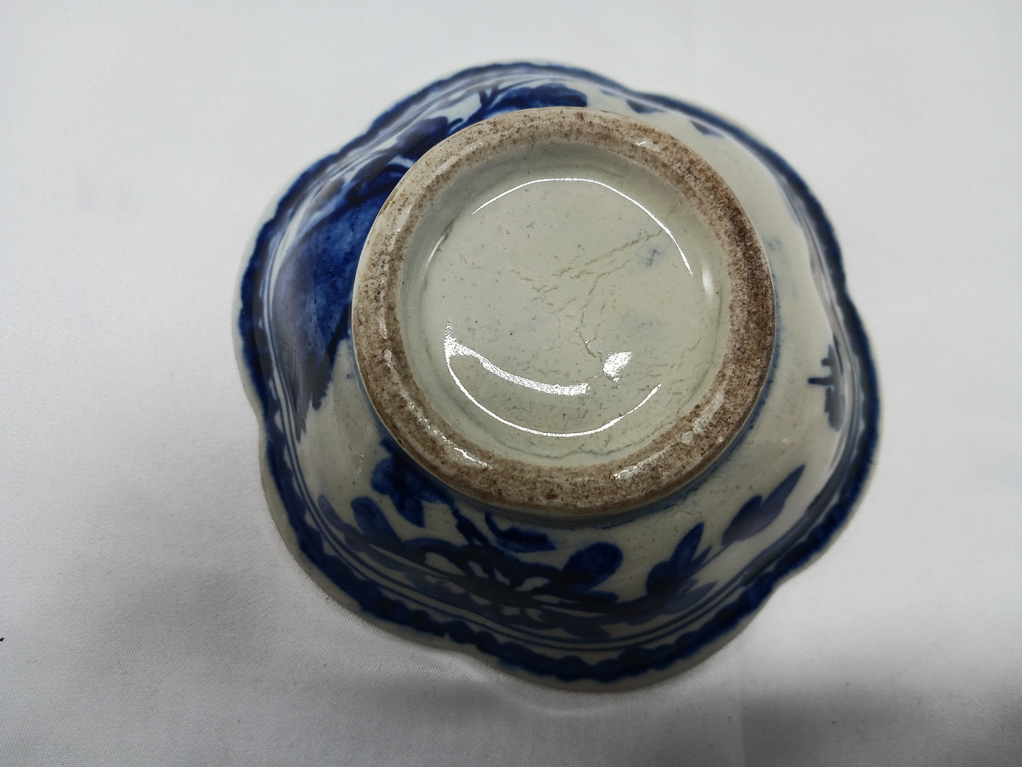 Blue and white flower twisted small porcelain bowl and small porcelain plate (2404008)