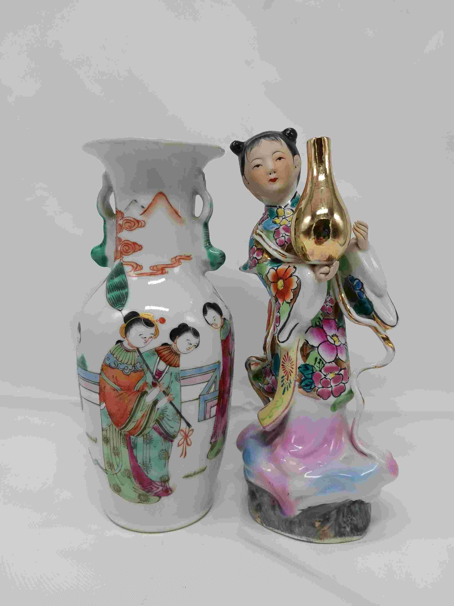 20世紀中後期仿同治粉彩雙耳瓶,粉彩玉女像 ( 2404055)