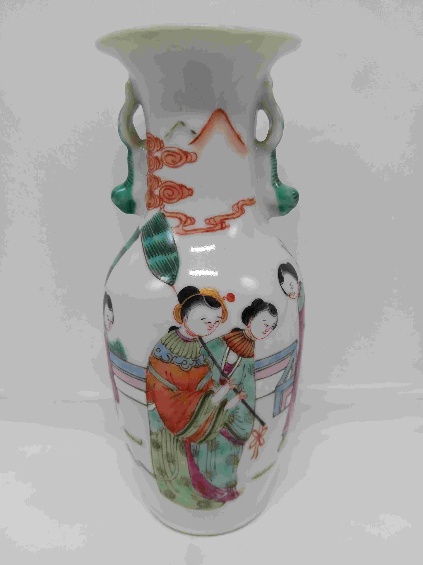 20世紀中後期仿同治粉彩雙耳瓶,粉彩玉女像 ( 2404055)