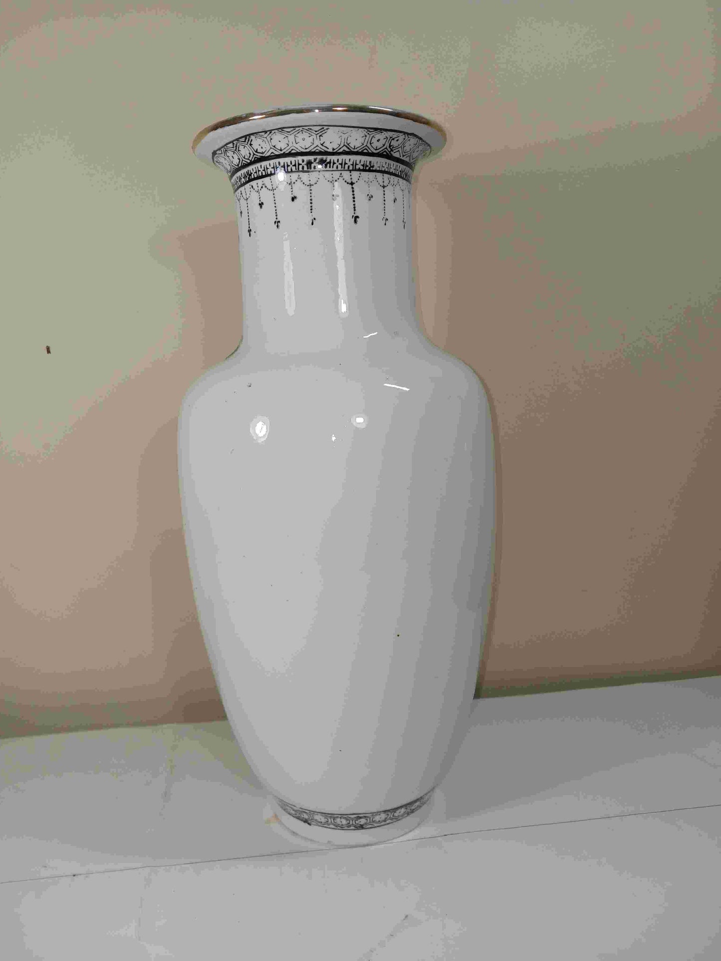 Early Liberation Period (5,6,7) Pastel Porcelain Vase with Three Stars of Fortune, Lushou and Shou, 1949-1970 (2406086)