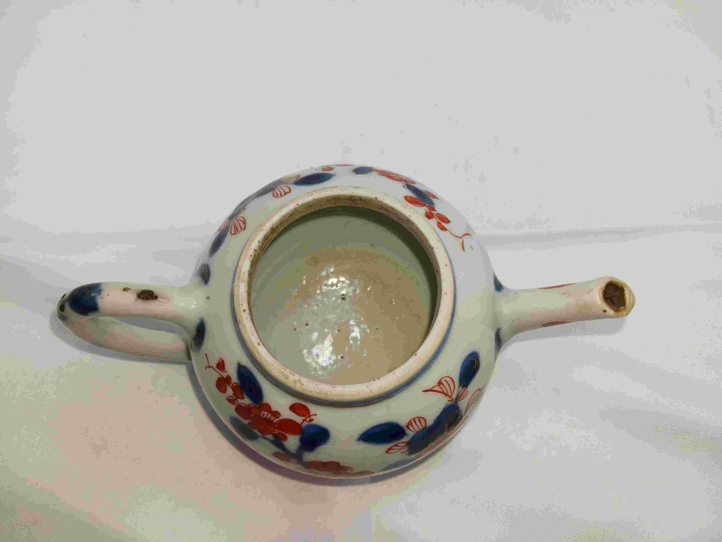 清代康熙青花描金礬紅彩(中式伊萬里)洞石花卉紋茶壺 1662-1722年 ( 2406100 )