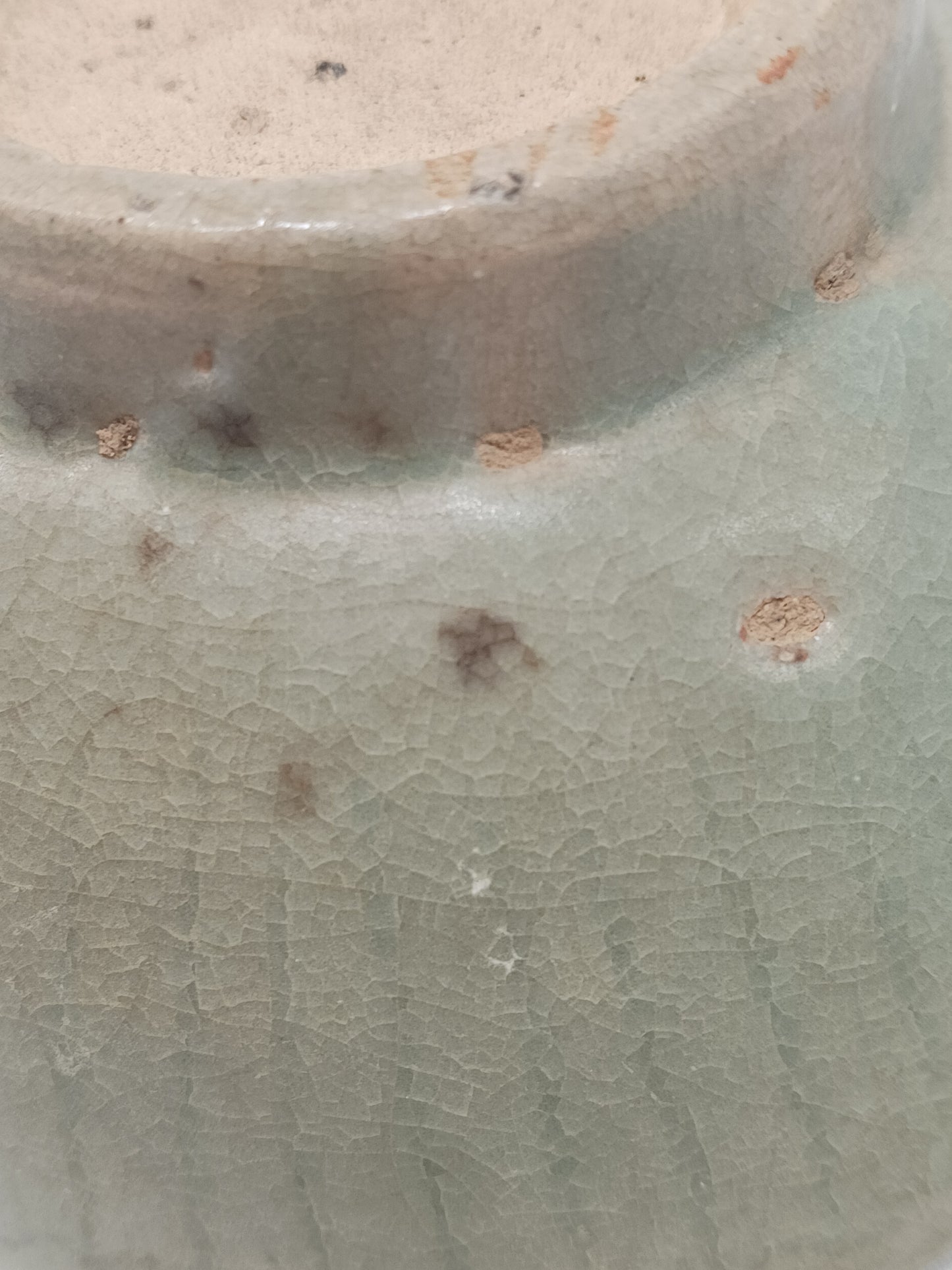 Yuan Dynasty Longquan kiln celadon chrysanthemum petal pattern porcelain bowl (2404003)