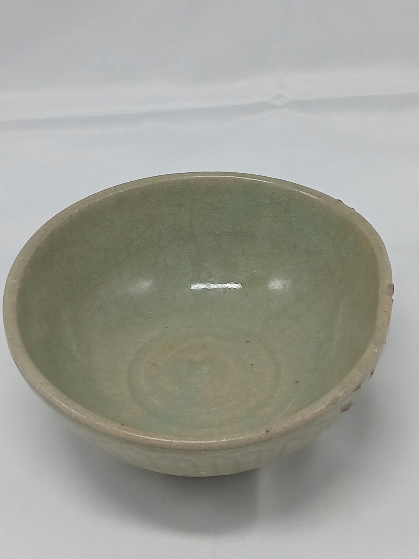 Yuan Dynasty Longquan kiln celadon chrysanthemum petal pattern porcelain bowl (2404003)