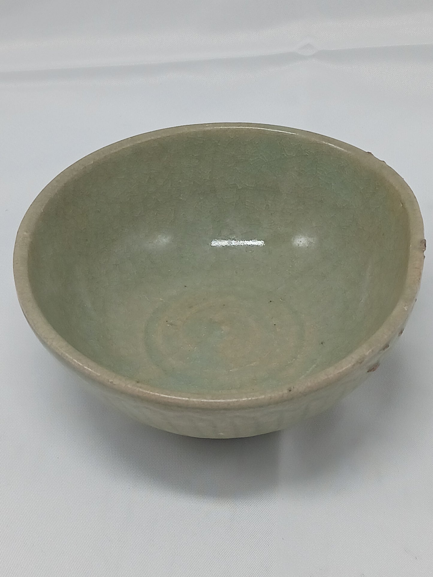 Yuan Dynasty Longquan kiln celadon chrysanthemum petal pattern porcelain bowl (2404003)