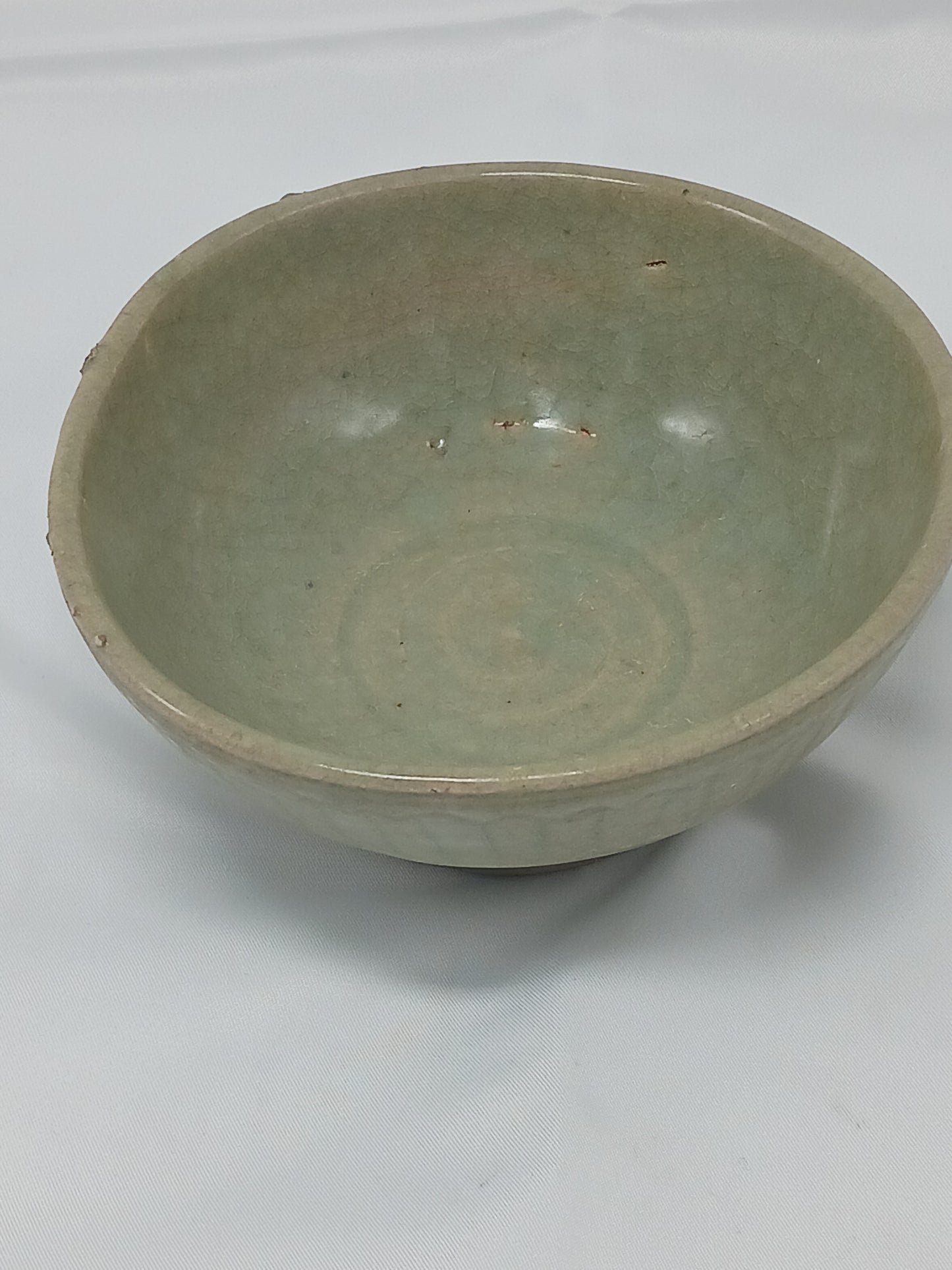 Yuan Dynasty Longquan kiln celadon chrysanthemum petal pattern porcelain bowl (2404003)