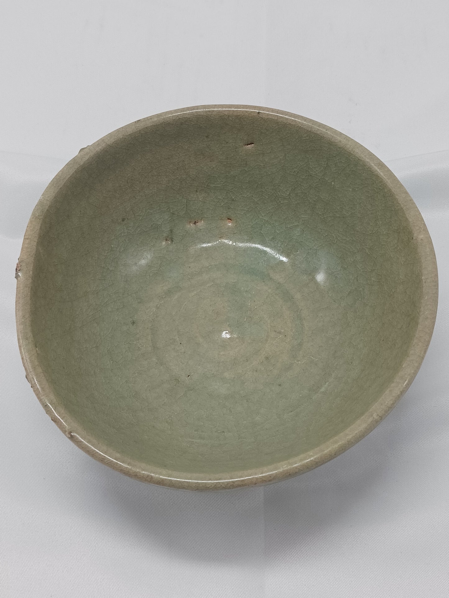 Yuan Dynasty Longquan kiln celadon chrysanthemum petal pattern porcelain bowl (2404003)