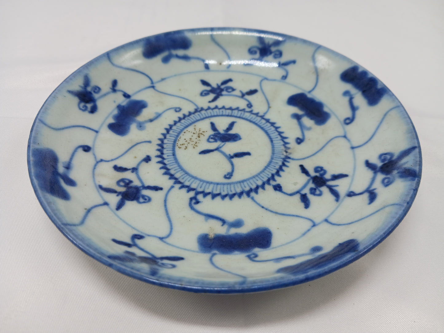 Early Qing Dynasty blue and white Ruyi pattern plate and Cizhou kiln system Bogu pattern plate (2404025)