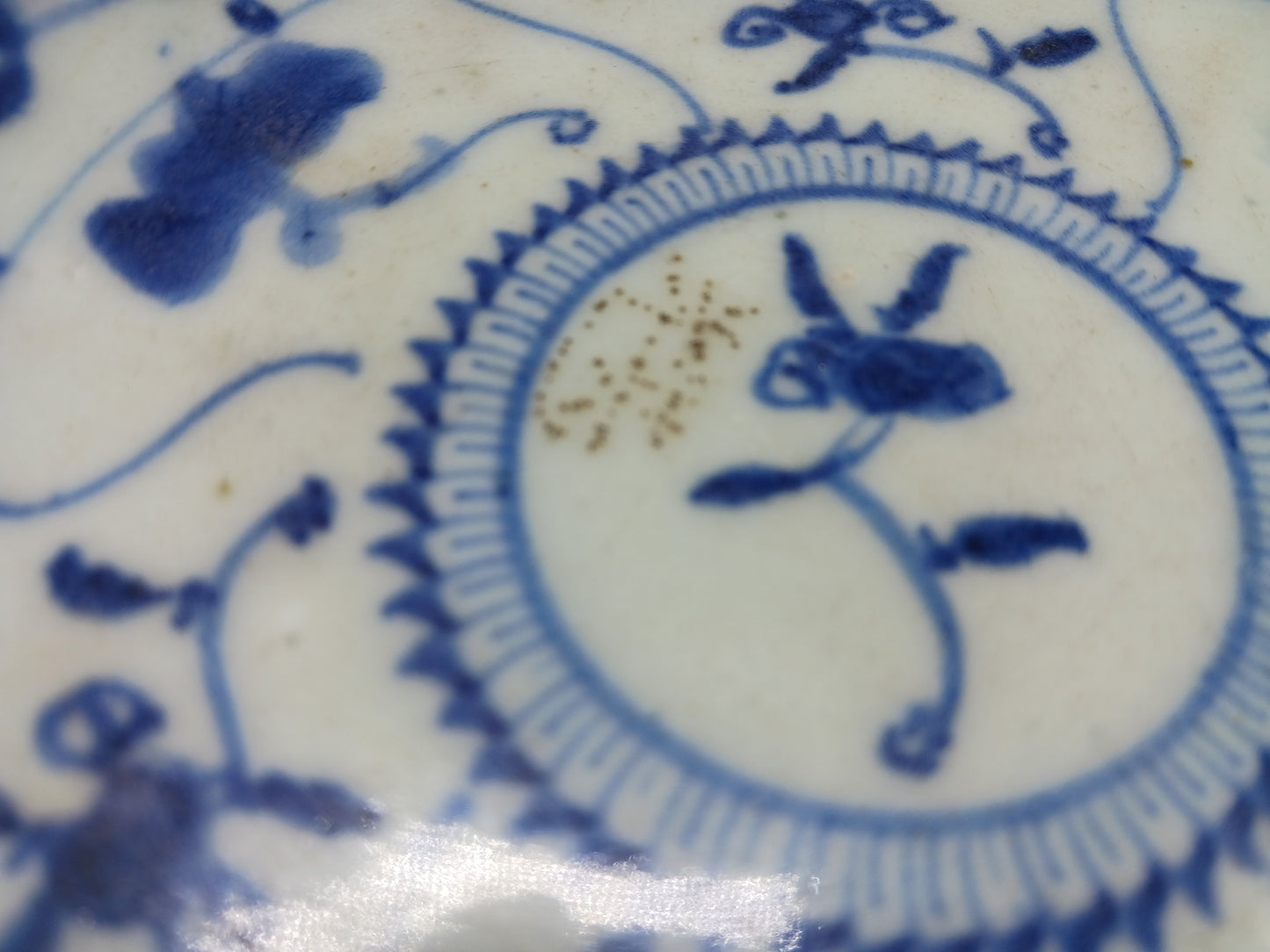 Early Qing Dynasty blue and white Ruyi pattern plate and Cizhou kiln system Bogu pattern plate (2404025)