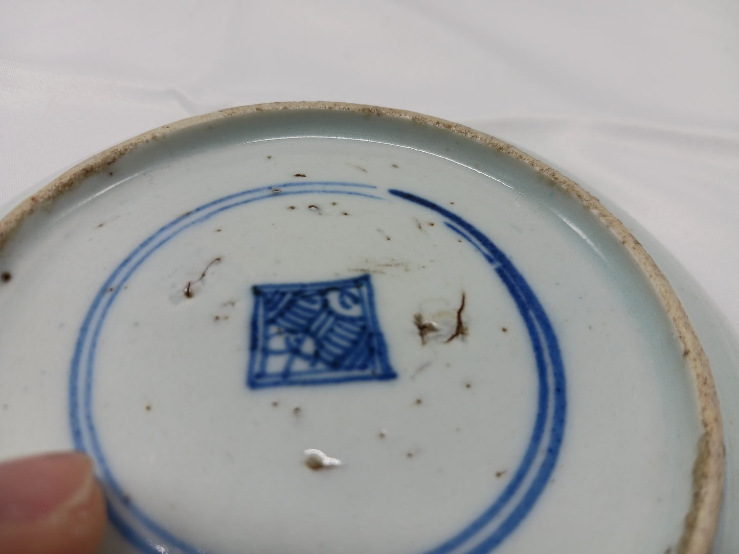 Early Qing Dynasty blue and white Ruyi pattern plate and Cizhou kiln system Bogu pattern plate (2404025)