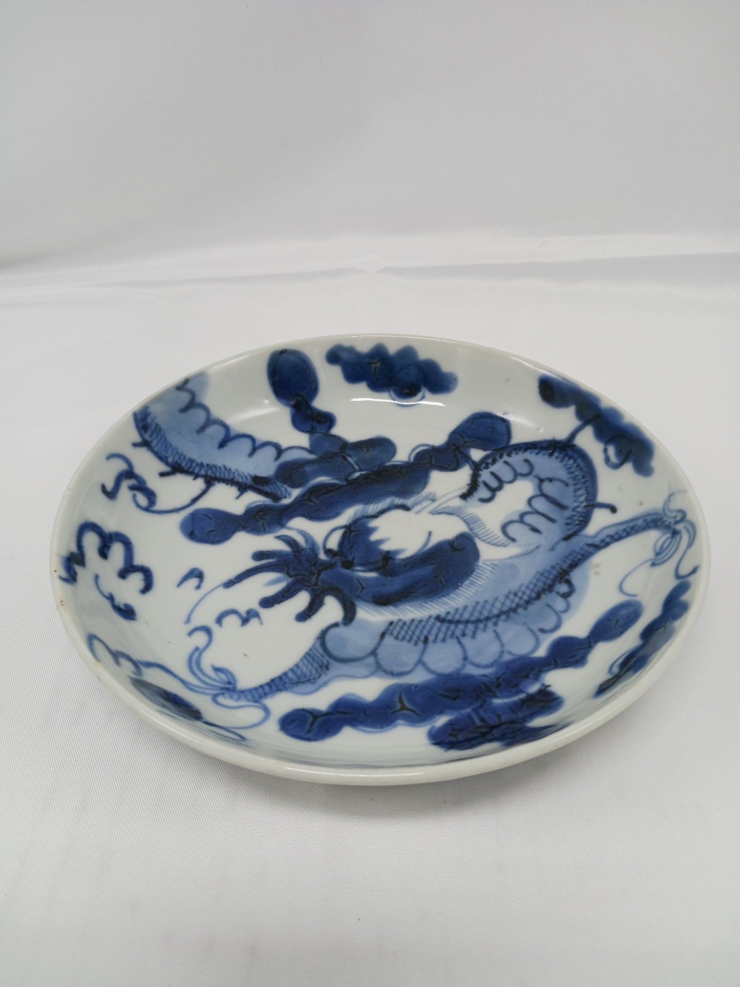 Qing Dynasty Yongzheng blue and white over-the-wall dragon and cloud pattern porcelain plate (2404033)