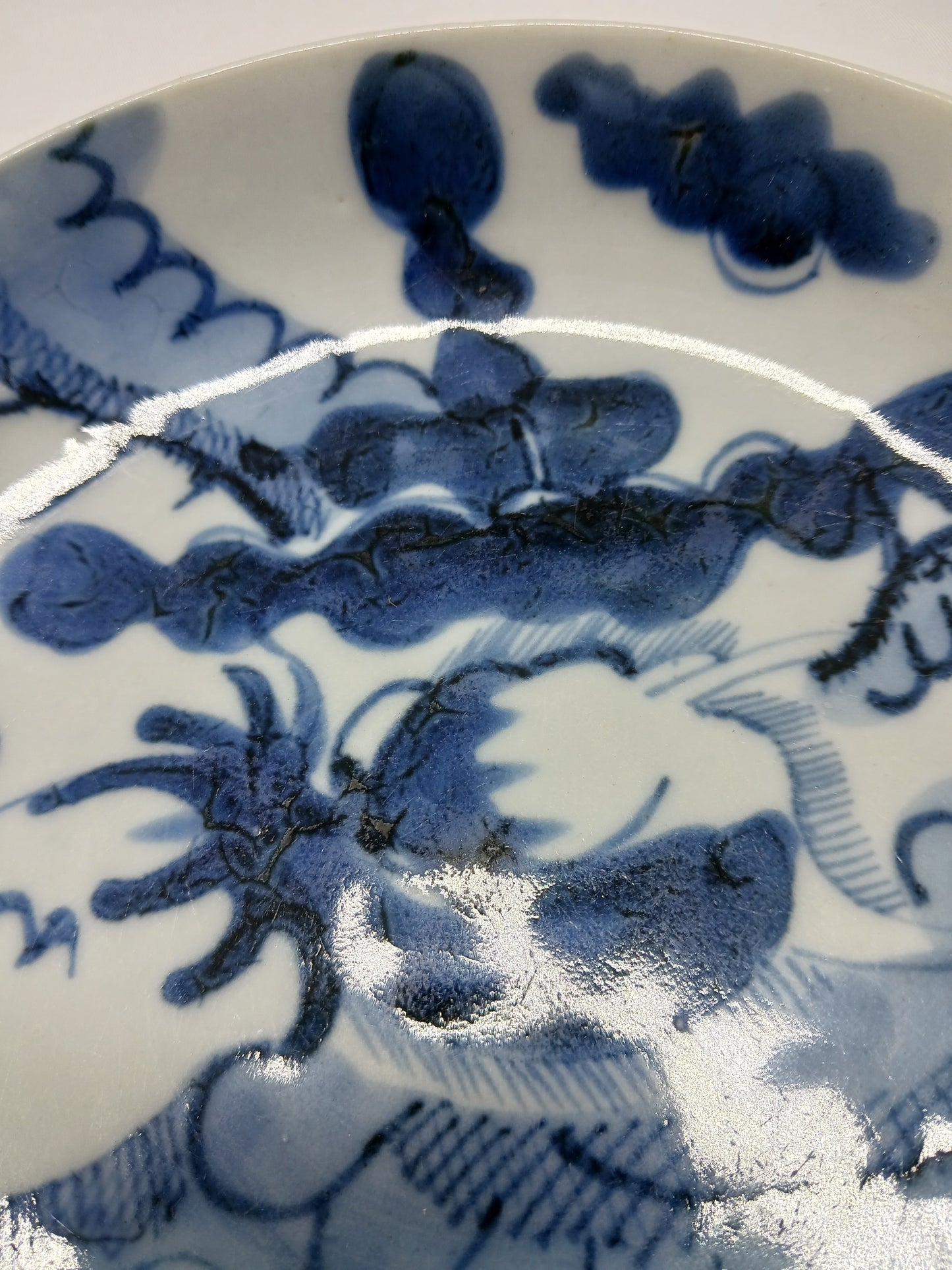 Qing Dynasty Yongzheng blue and white over-the-wall dragon and cloud pattern porcelain plate (2404033)