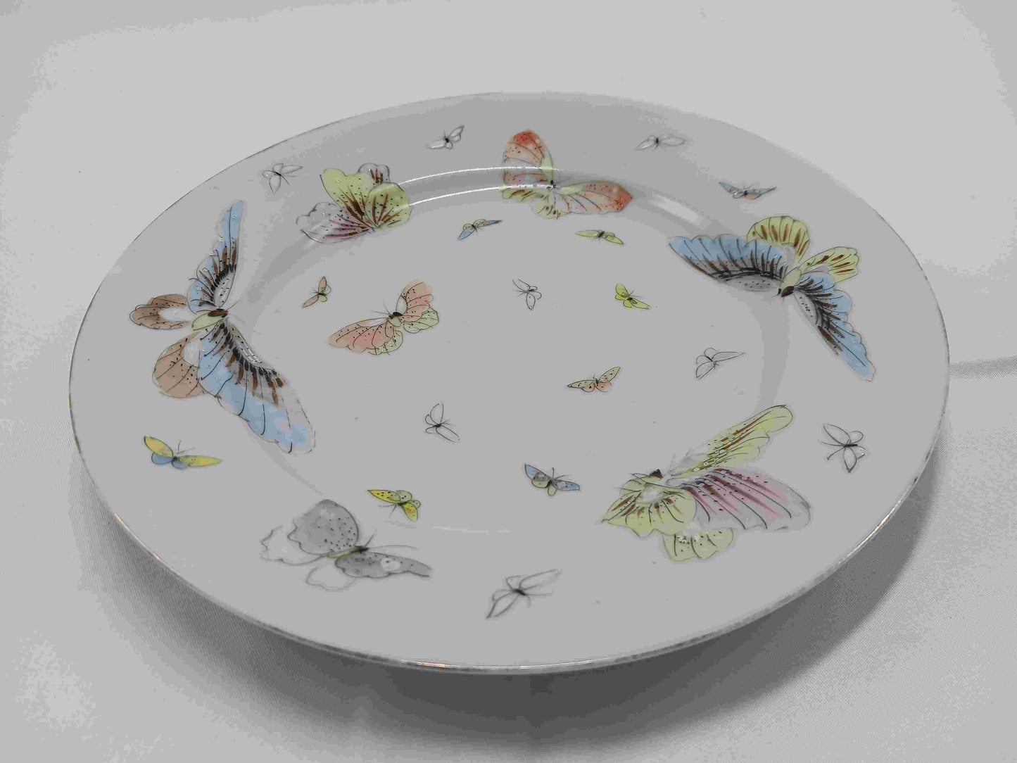 Late Qing Dynasty and Republic of China pastel butterfly pattern plate 1875-1949 (2406081)