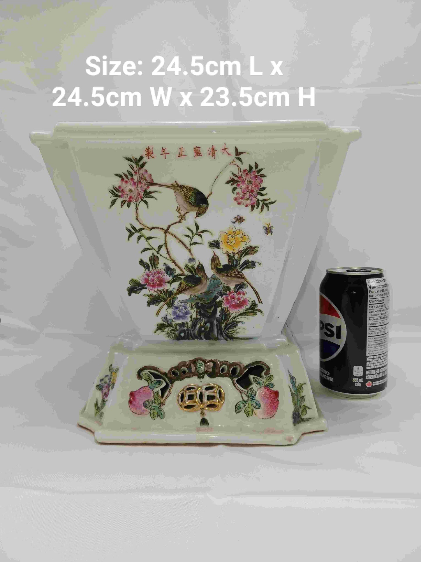 The Republic of China pastel gold flower pot with flower and bird patterns, 1912-1949 (2406095)