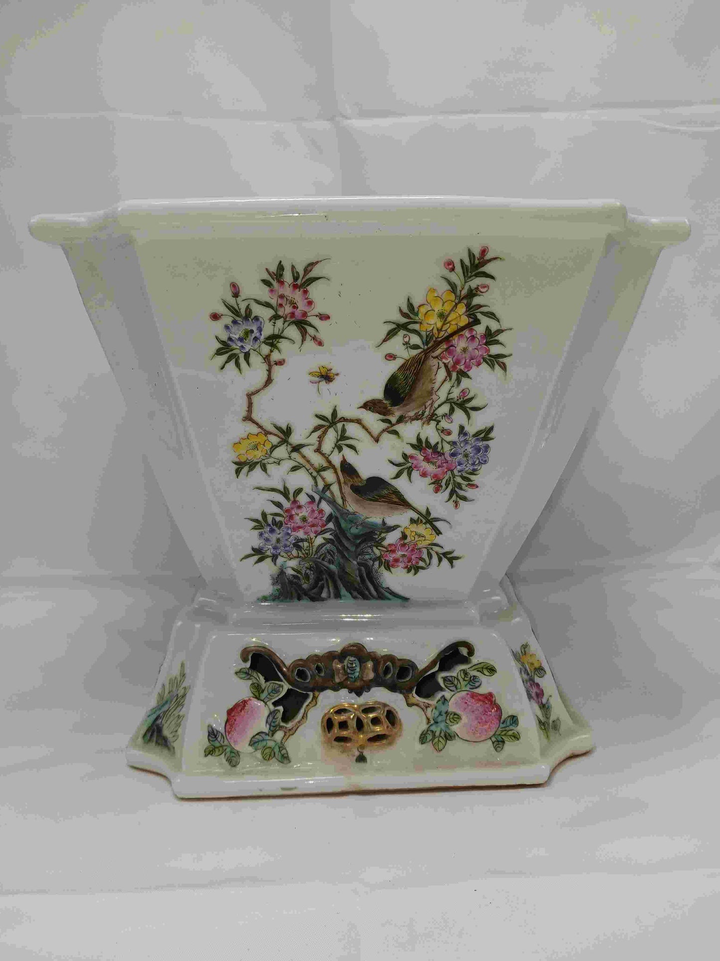 The Republic of China pastel gold flower pot with flower and bird patterns, 1912-1949 (2406095)