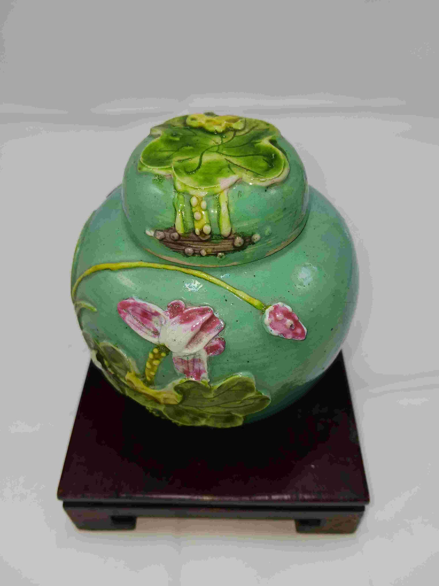 Turquoise green glazed pastel porcelain jar with Lianke plastic cover, Republic of China, 1912-1949 (2406096)