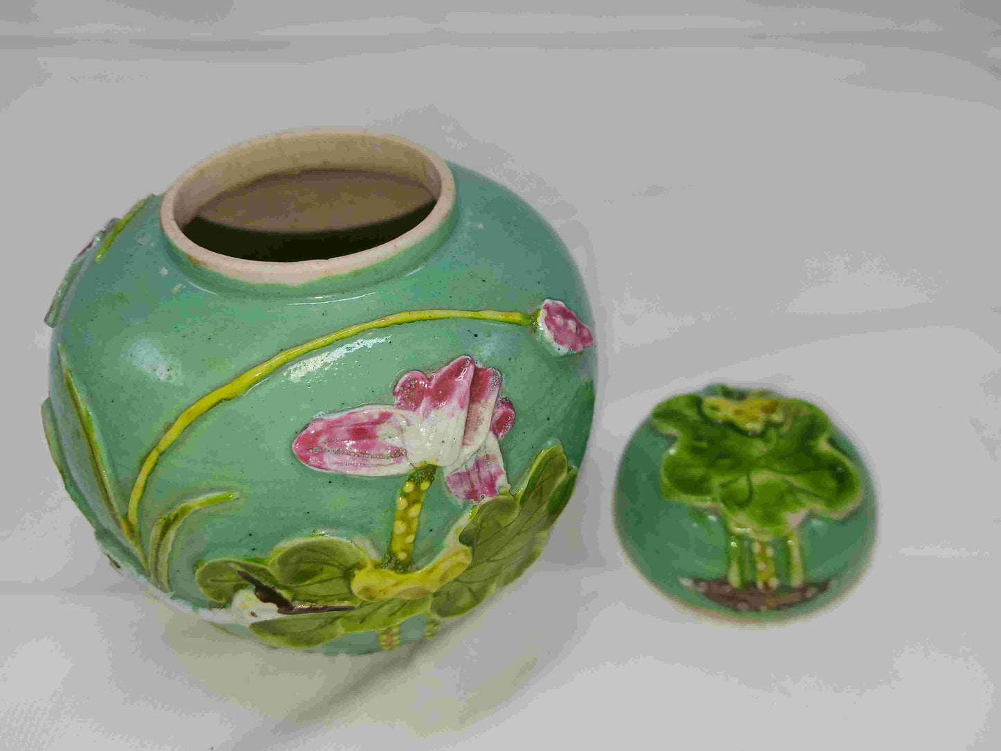 Turquoise green glazed pastel porcelain jar with Lianke plastic cover, Republic of China, 1912-1949 (2406096)