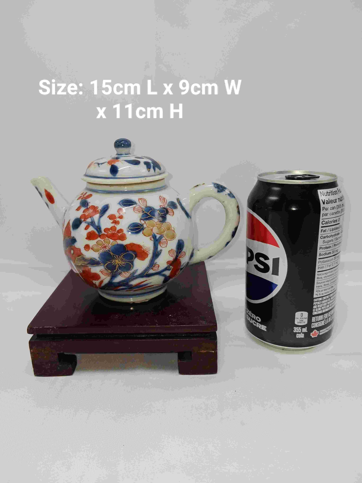 Qing Dynasty Kangxi blue and white gold alum red color (Chinese Imari) travertine flower pattern teapot 1662-1722 (2406100)